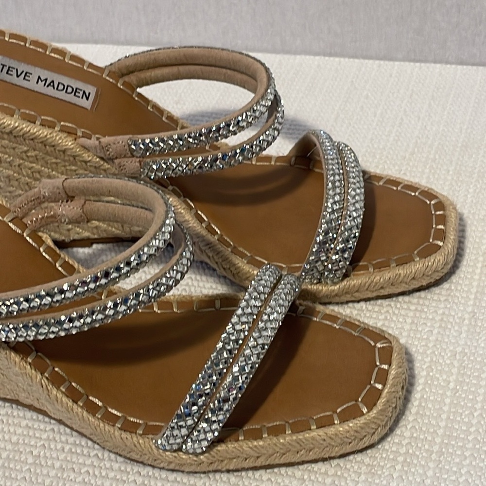 Steve Madden, slip on, double strap, espadrille wedge sandals. Size 8.5 - Picture 3 of 9